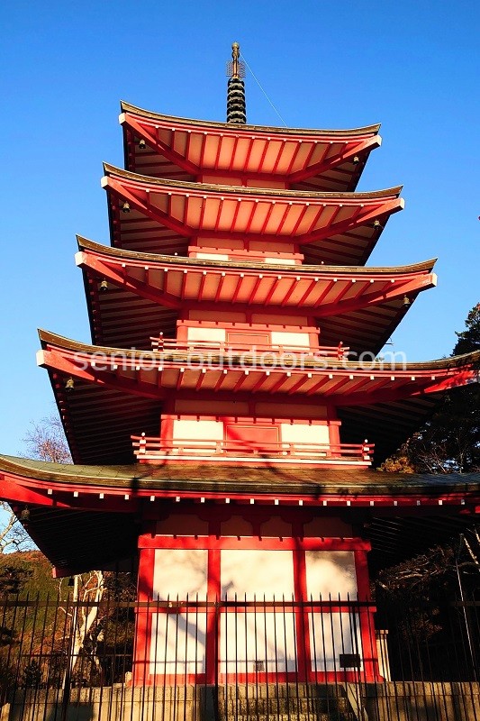 新倉山浅間公園の忠霊塔